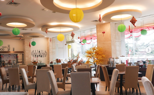 Ruang Bersantap Utama Santan Resto